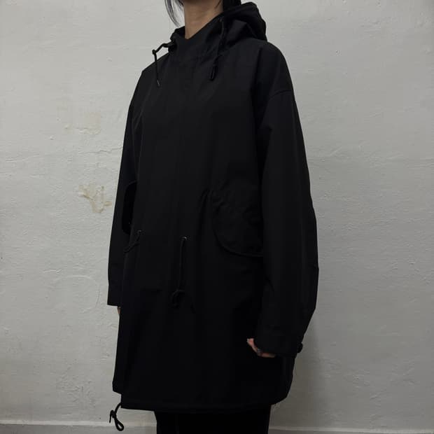 빔즈(B:MING by BEAMS) 블랙컬러 레이어 후드 모즈 코트