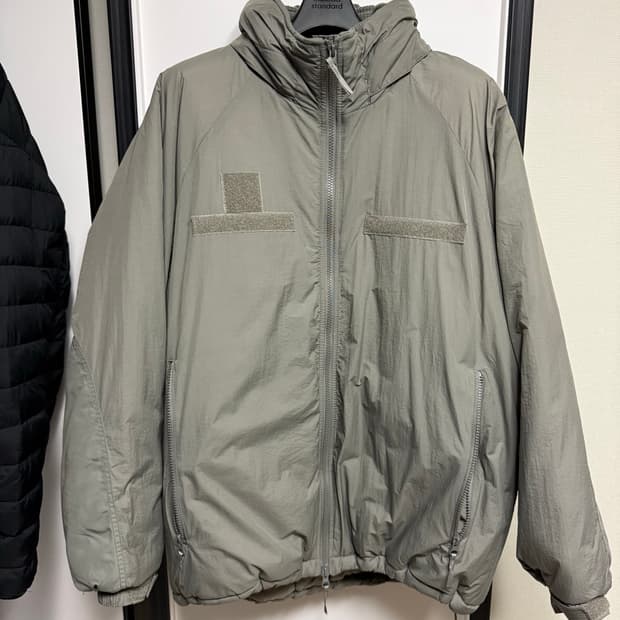 [L] 프릭스스토어 레벨7 하이 로프트 자켓 올리브