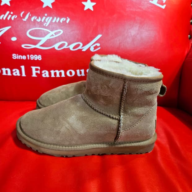 어그(UGG) 클레식 미니 체스트넛 양털 부츠 37size