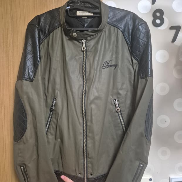 타미힐피거 바이커 크롭 자켓 판매합니다! L