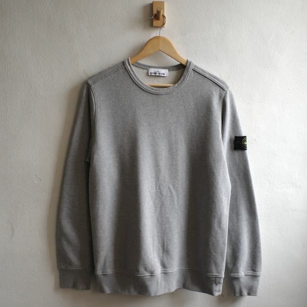 스톤아일랜드 스웻셔츠