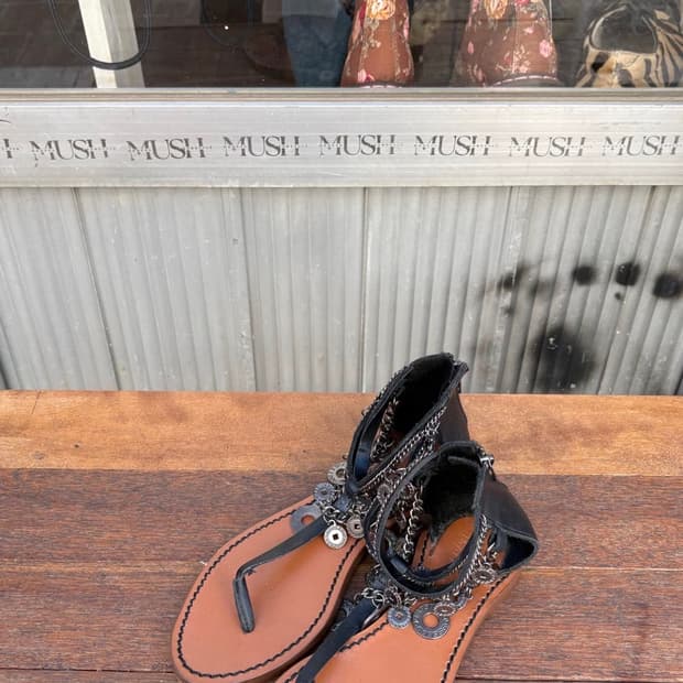 자라 보헤미안 무드 플립플랍 샌들