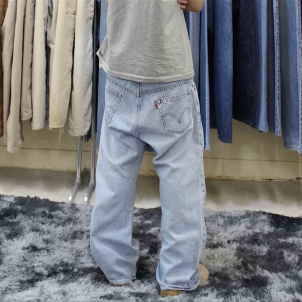 00s Levi’s 517