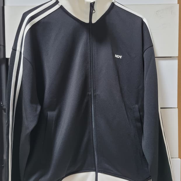 NDY 트랙탑 검흰 져지
