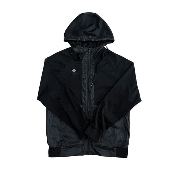 데상트 후드집업