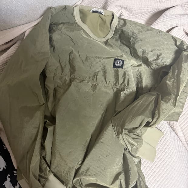 스톤아일랜드 가먼트 다이닝 나일론 맨투맨