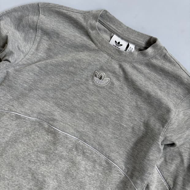 아디다스 맨투맨