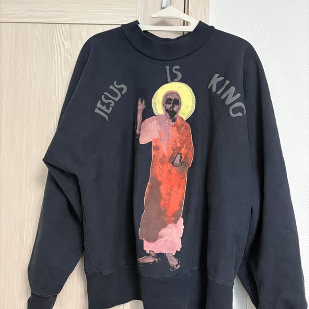 칸예 jesus is king 크루넥