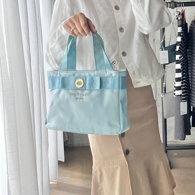 꾸레쥬 로고 플레이트 토트백 블루