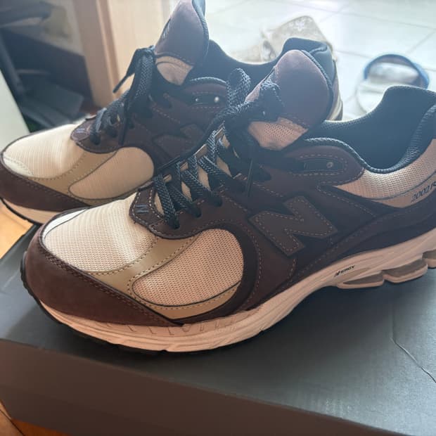 뉴발란스 2002R 고어텍스 270 