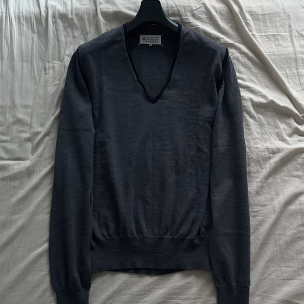 마르지엘라 aw19 브이넥 울 니트