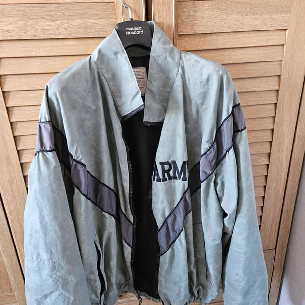 Army 바람막이