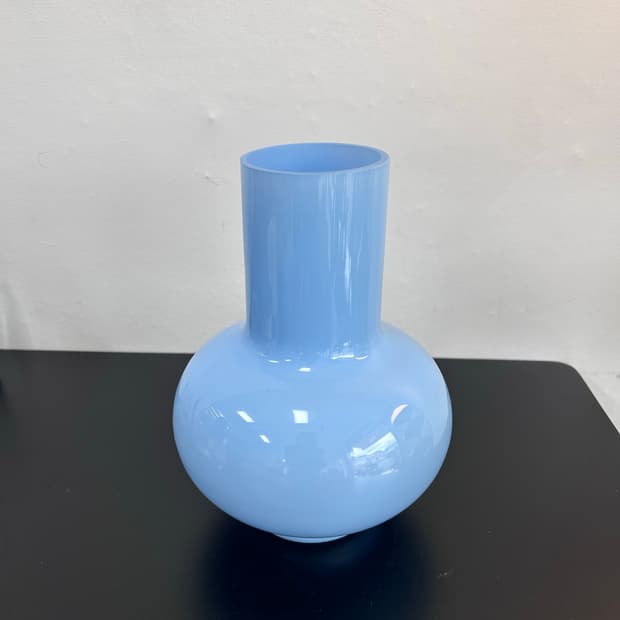 Blue glass vase(유리화병)