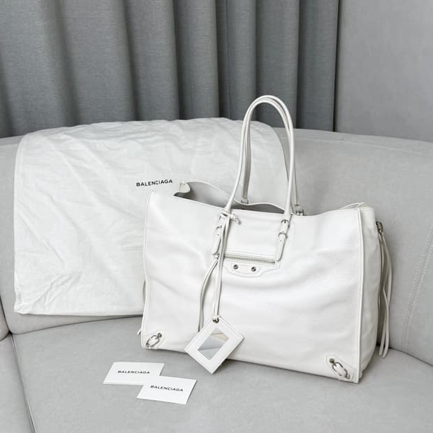 발렌시아가 파피에르 A4 짚 어라운드 쇼퍼백