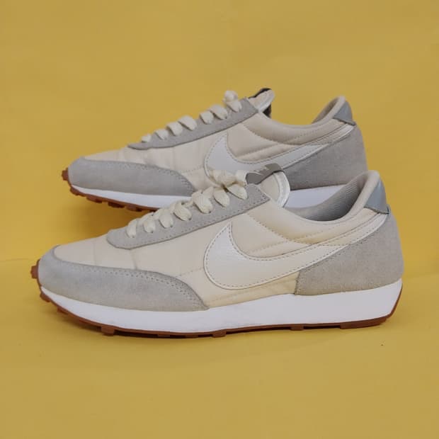 여성 나이키 데이브레이크 써밋화이트 운동화 (240)