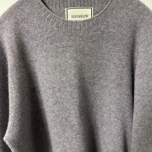 라이즈앤빌로우 니트