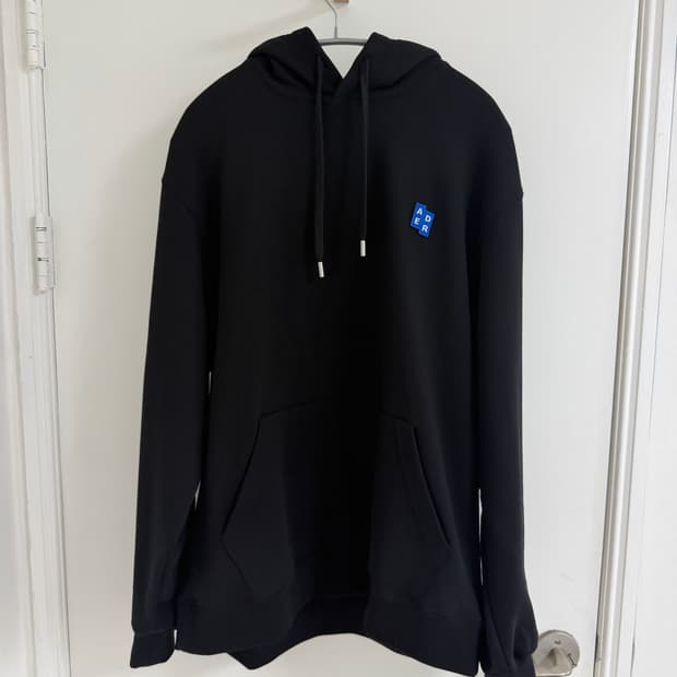 아더에러 후드티 판매합니다.