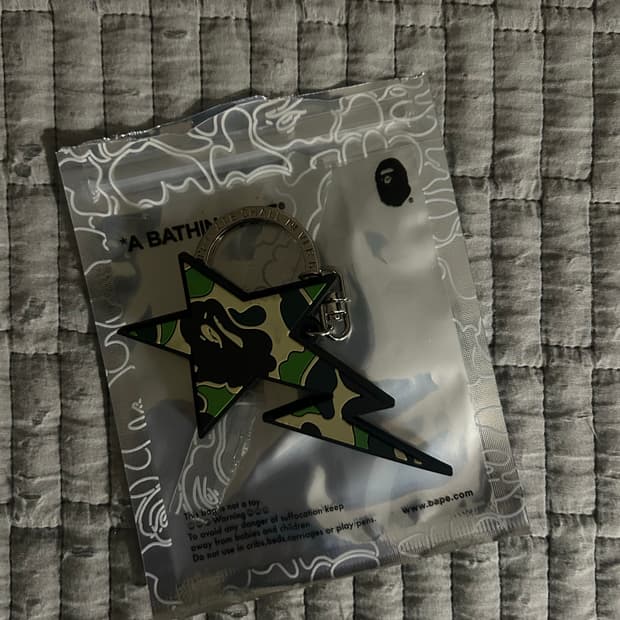 베이프 카모 스타 키링