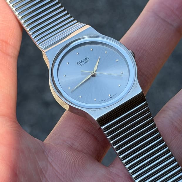 SEIKO quartz silver