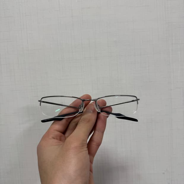 오클리 아카이브 무테 안경