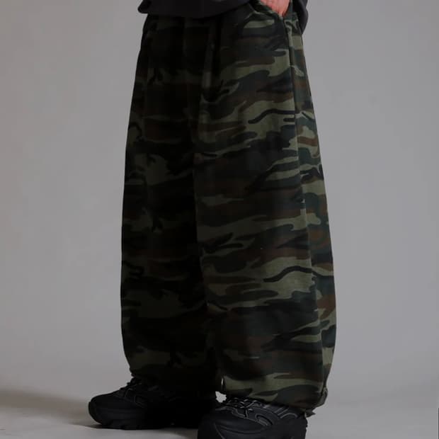 라이크더모스트 트레이닝 핀턱 벌룬 와이드 팬츠 카모 카키