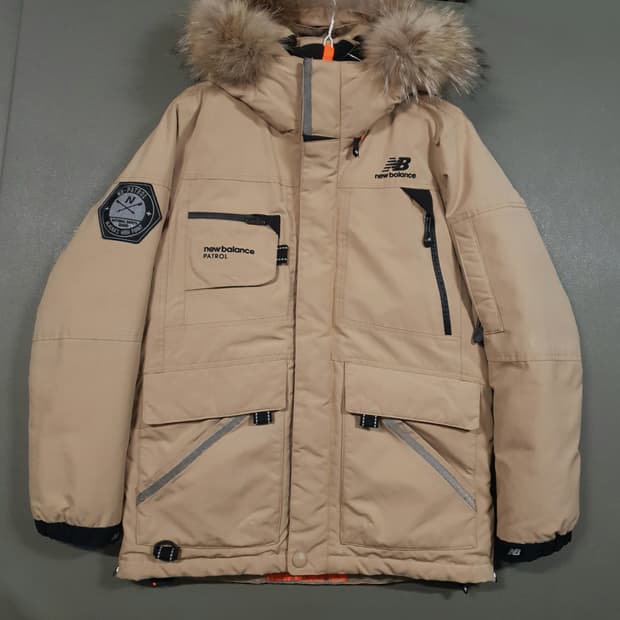 여성 M) 뉴발란스 패트롤 구스 다운 후드 퍼 패딩 점퍼 자켓 베이지