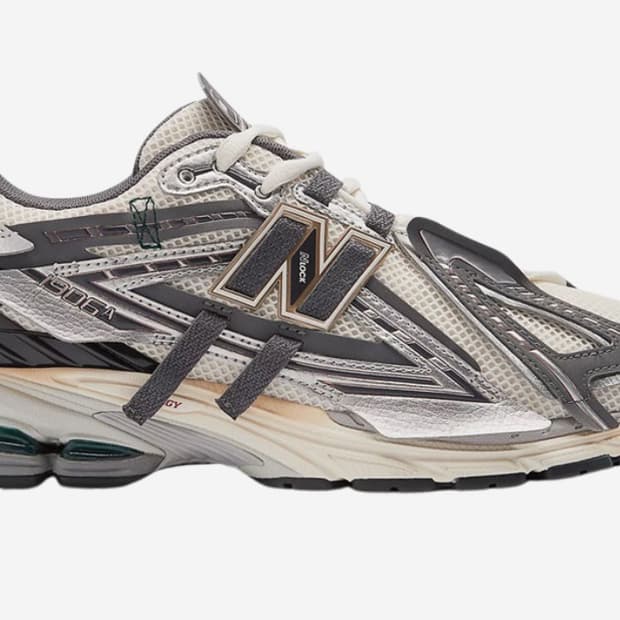 New Balance 1906A Silver Metallic Castle