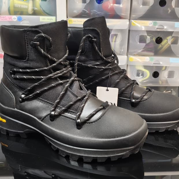 Zara x masion 스페셜 비브람 레더 부츠