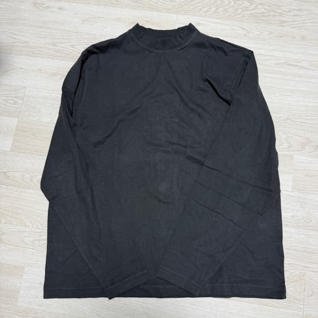 yeezy gap 이지갭 롱슬리브 블랙 m 팝니다