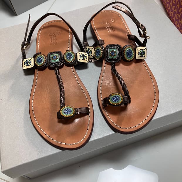 주얼리 토링 스트랩 샌들 리조트룩