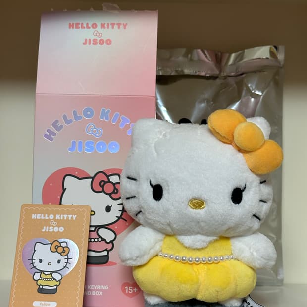 새상품) 헬로키티 x 지수 플러시 키링 옐로우 노랑