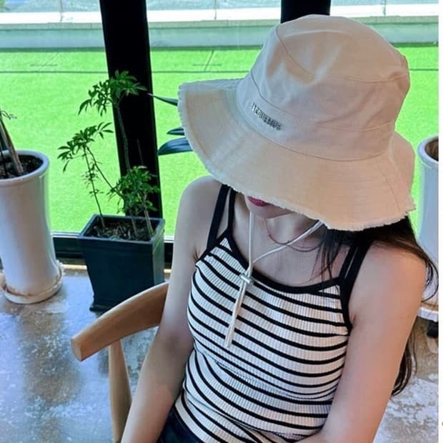 자크뮈스 아이보리 버킷햇 60사이즈