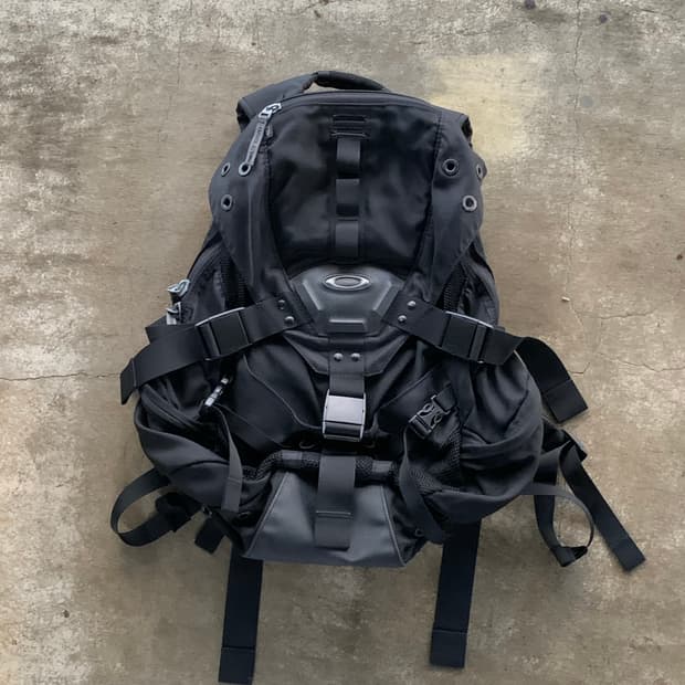 00s 오클리 아이콘 3.0 백팩 블랙