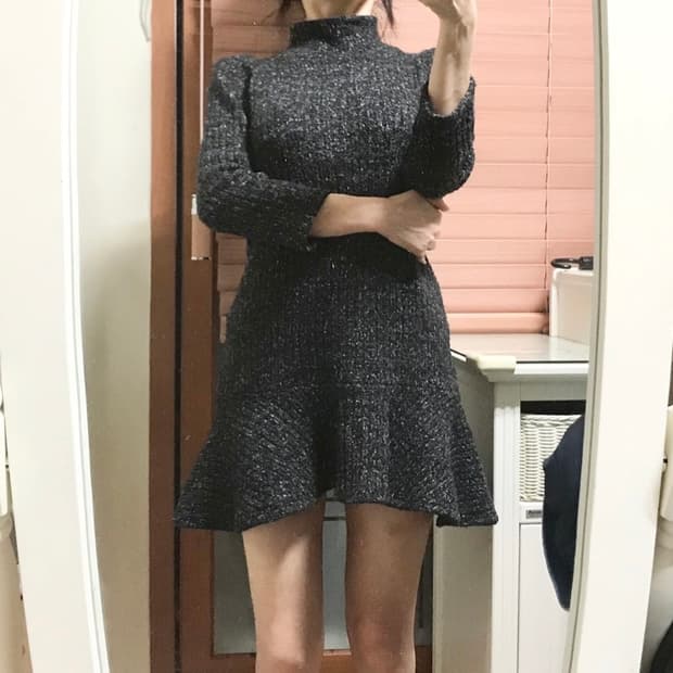 55~66 다크 그레이 컬러 플레어 니트 원피스