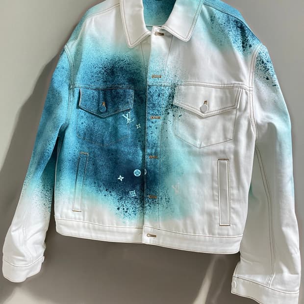 루이비통 블루 로고 화이트 자켓