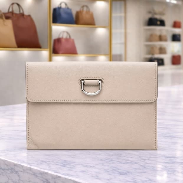 [A급] 버버리 D링 가죽 클러치 판매합니다!!!