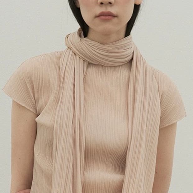 Aria Piano Pleats Scarf (Beige)