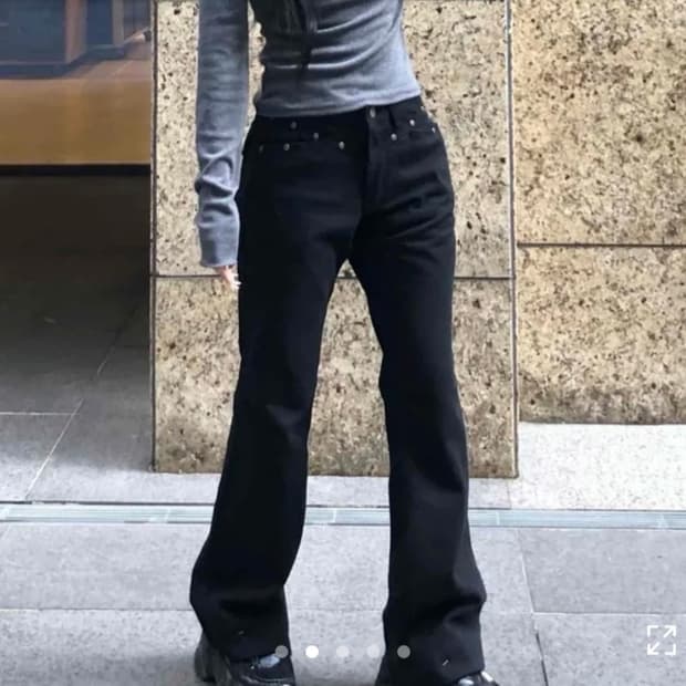 (새상품) 디인드 시크 로우라이즈 세미 플레어 스터드 데님 팬츠