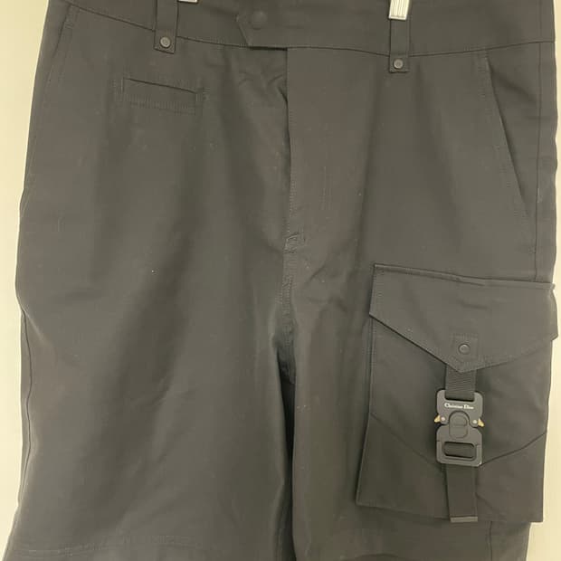 디올 버클 블랙 카고 쇼츠