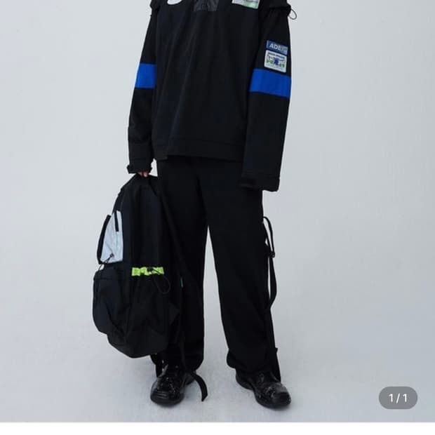 아더에러 Oblique anorak jumper Noir 바람막이 점퍼