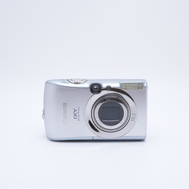 Canon ixy820