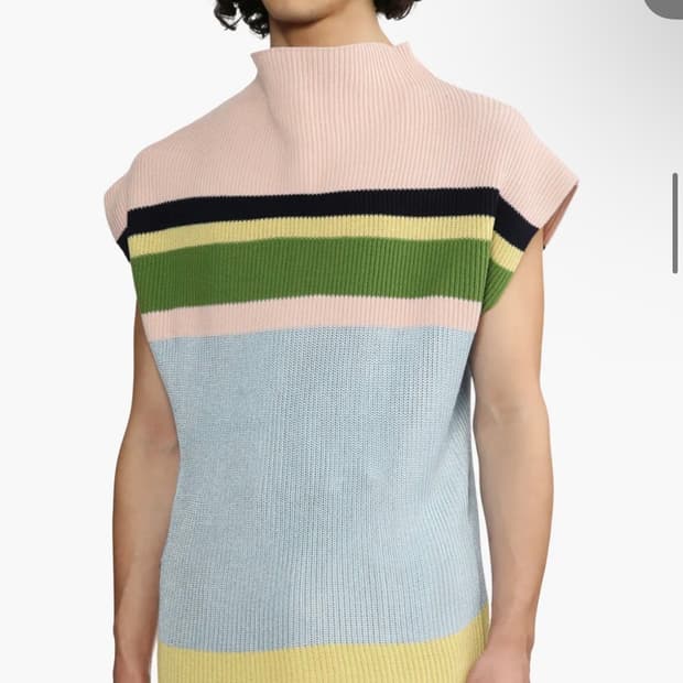 키코 에식 스트라이프 하이넥 드롭숄더 베스트