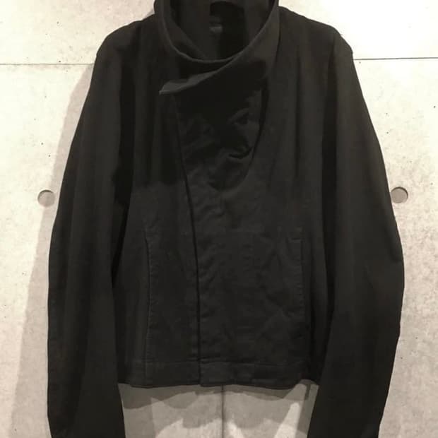 율리우스 13ss 사선 하이넥 자켓