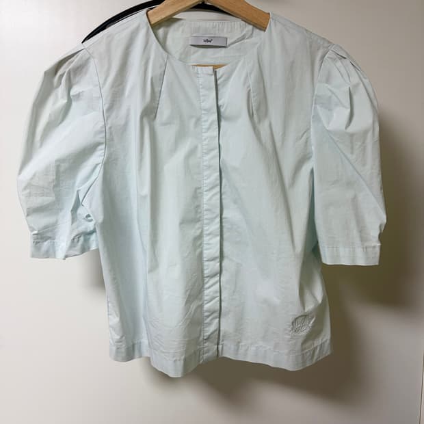 Leshop 하늘색 블라우스