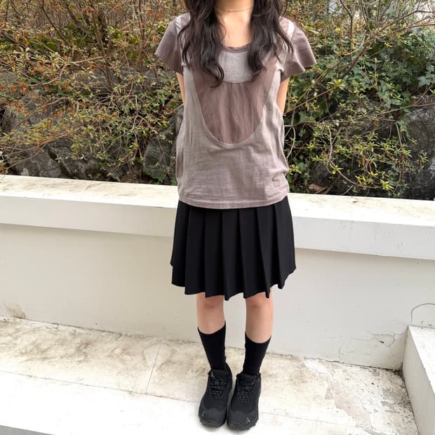 빈티지 코튼 반팔 티셔츠 배색 라인 라운드넥 디테일 레귤러핏 브라운