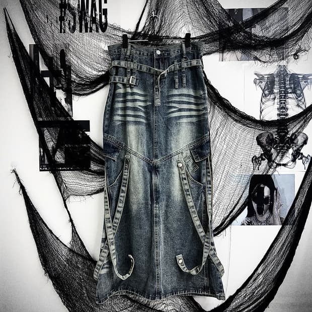00s buckle detailed long denim skirt
