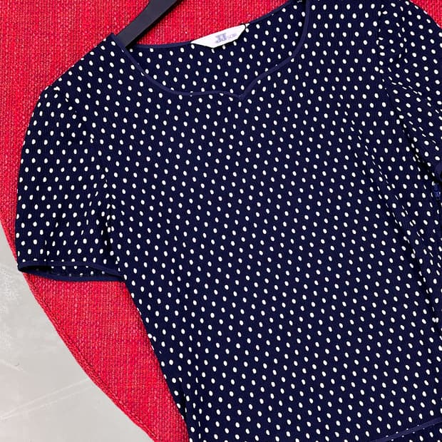 navy dot pleats top