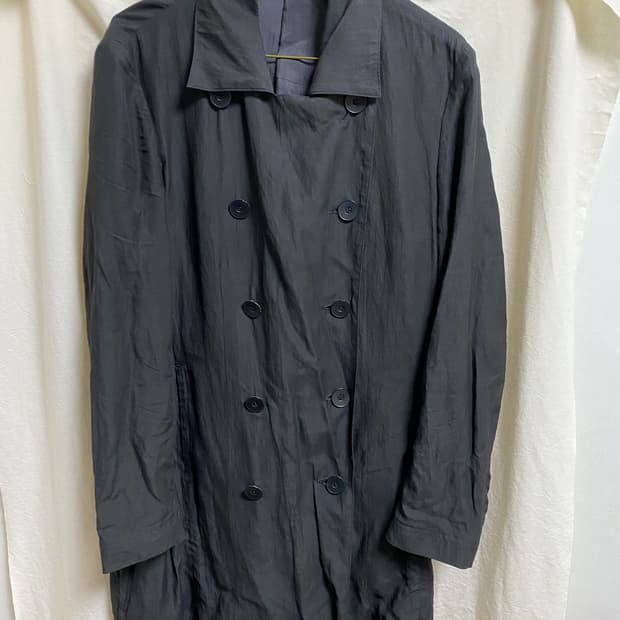 율리우스 드레이프 트렌치 코트