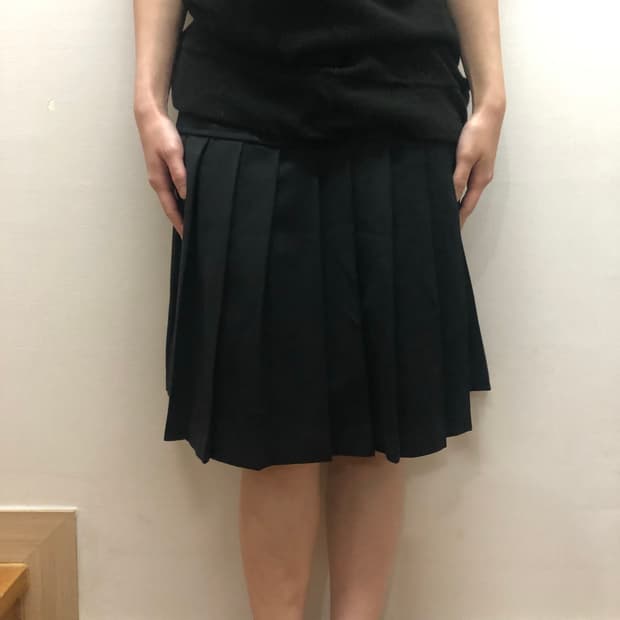 빈티지 블랙 플리츠 미디 스커트