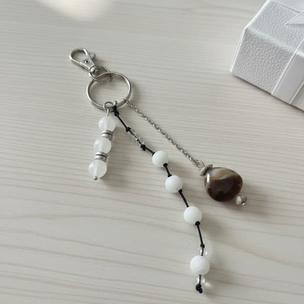 오프화이트 스톤 핸드메이드 키링